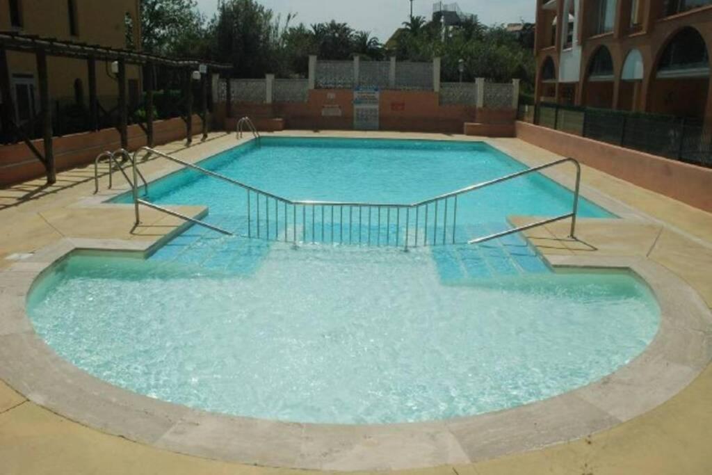 Studio Avec Climatisation Wifi Parking Piscine Agde Exteriör bild